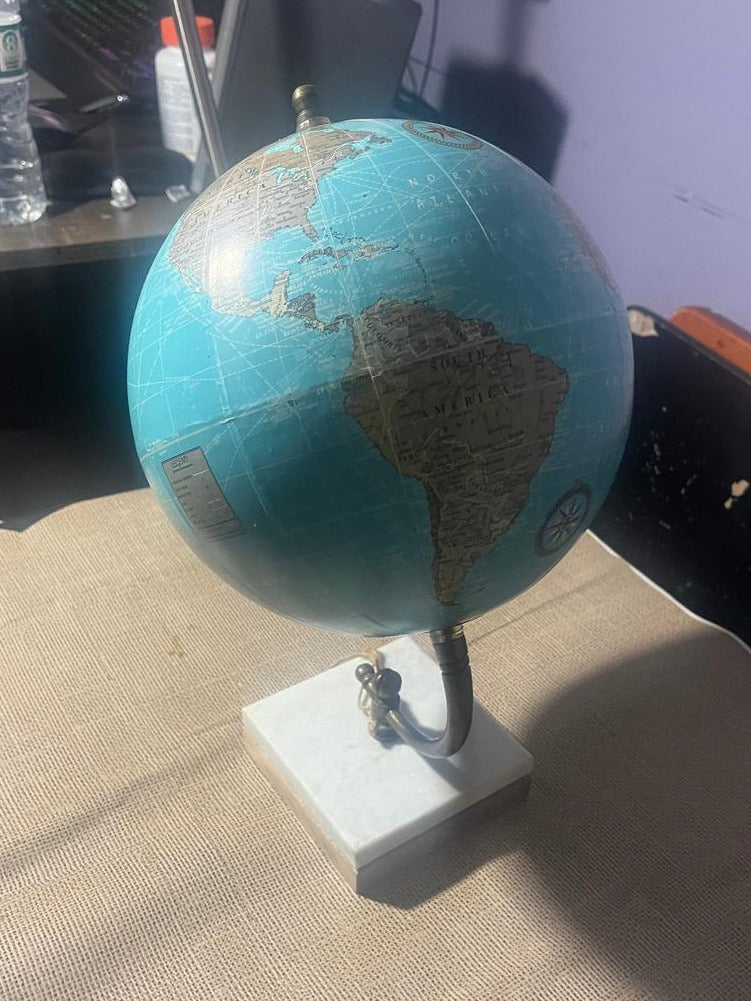 🌍 Azure Voyage Globe