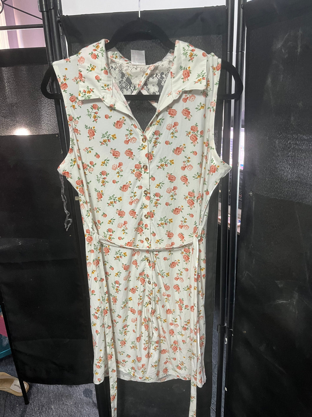 White Floral Dress – Elegant & Light