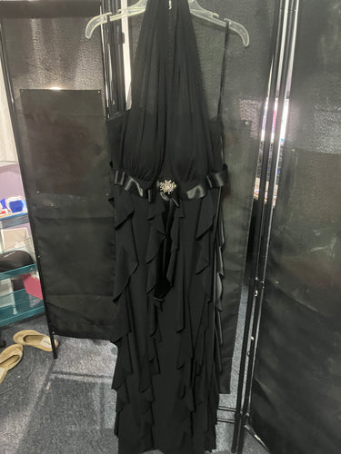 Elegant Black Ruffle Evening Gown 🖤