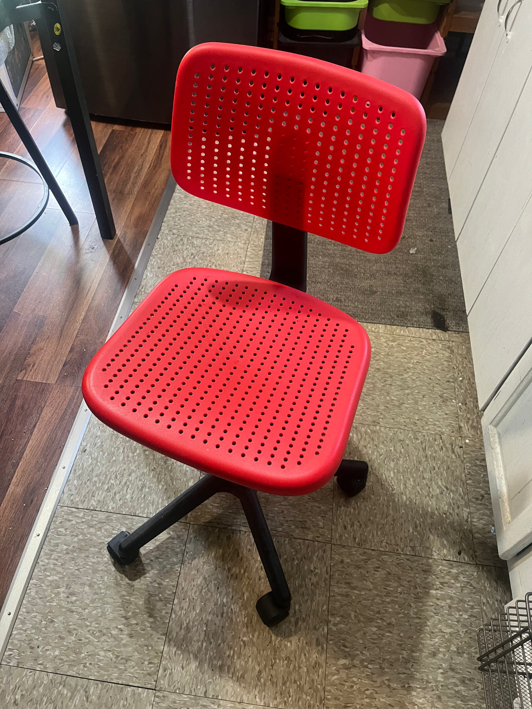 Red Spinning Office Chair ❤️